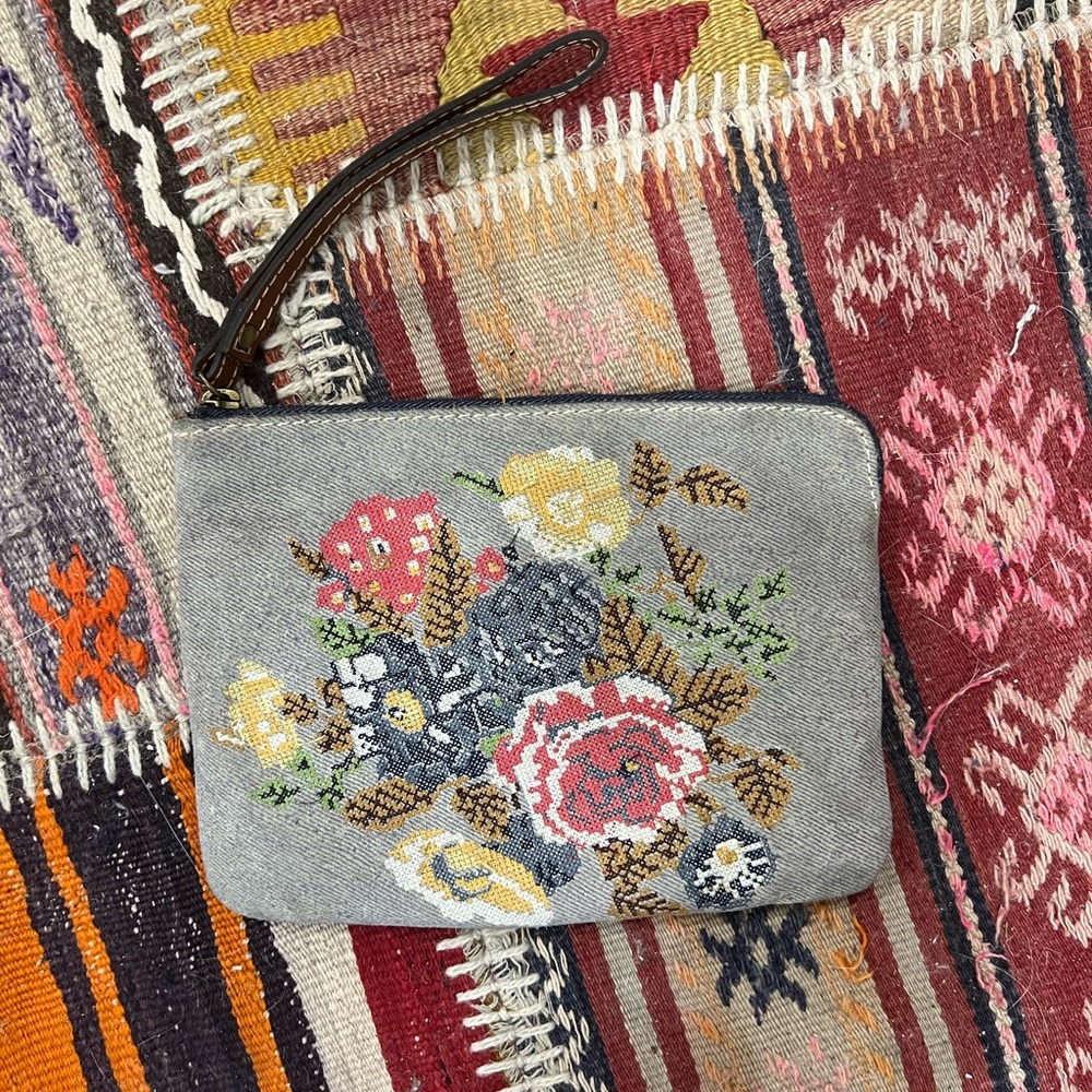 Patricia Nash Wristlet